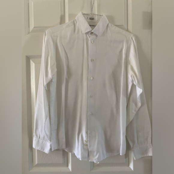 2 Calvin Klein Boys' Long Sleeve Sateen Dress Shirts with Buttoned Cuffs Size 18 - Picture 7 of 7